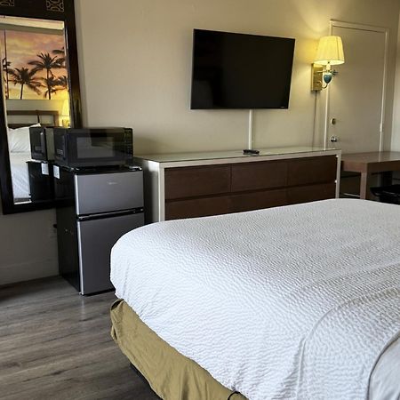 Days Inn By Wyndham Ontario Airport Экстерьер фото